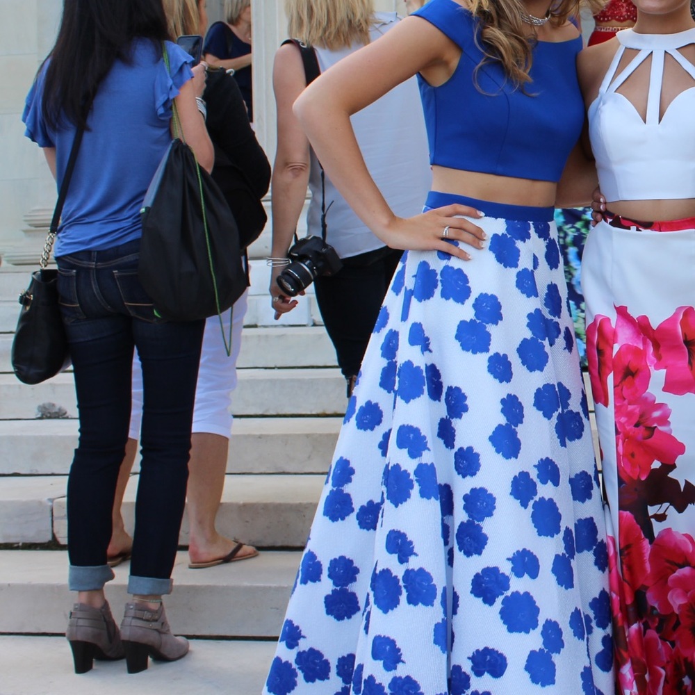 Prom dress - Picture 2 of 5